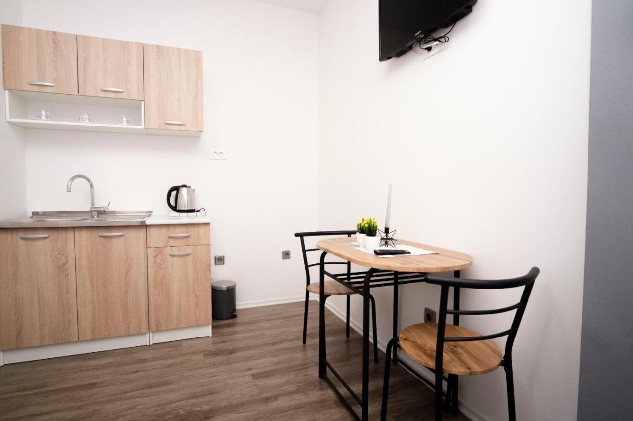 Ana Rooms ยูบุสกี ภายนอก รูปภาพ